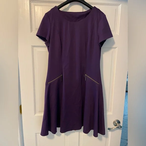 Beautiful purple dress size 16 - Picture 4 of 5